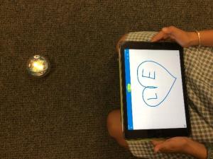 Junior student using the draw program in the Sphero Education app