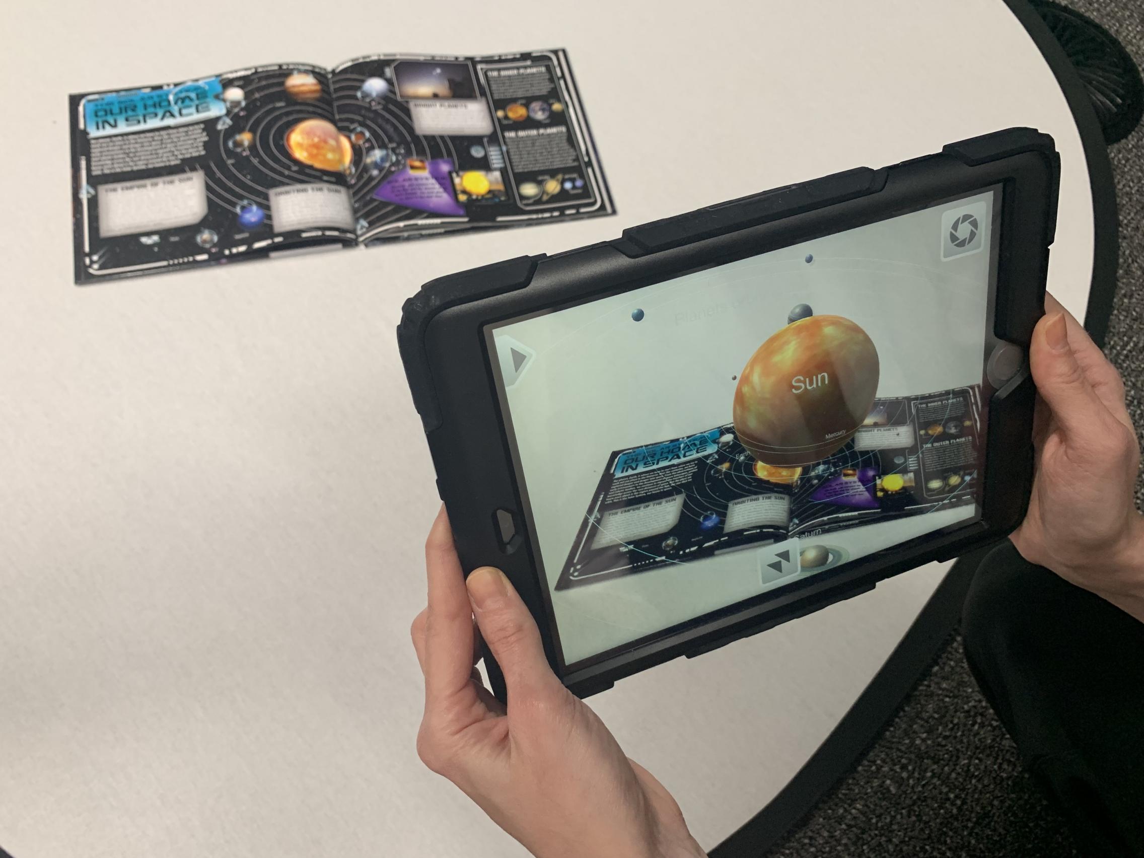 iExplore Into Deep Space AR Book