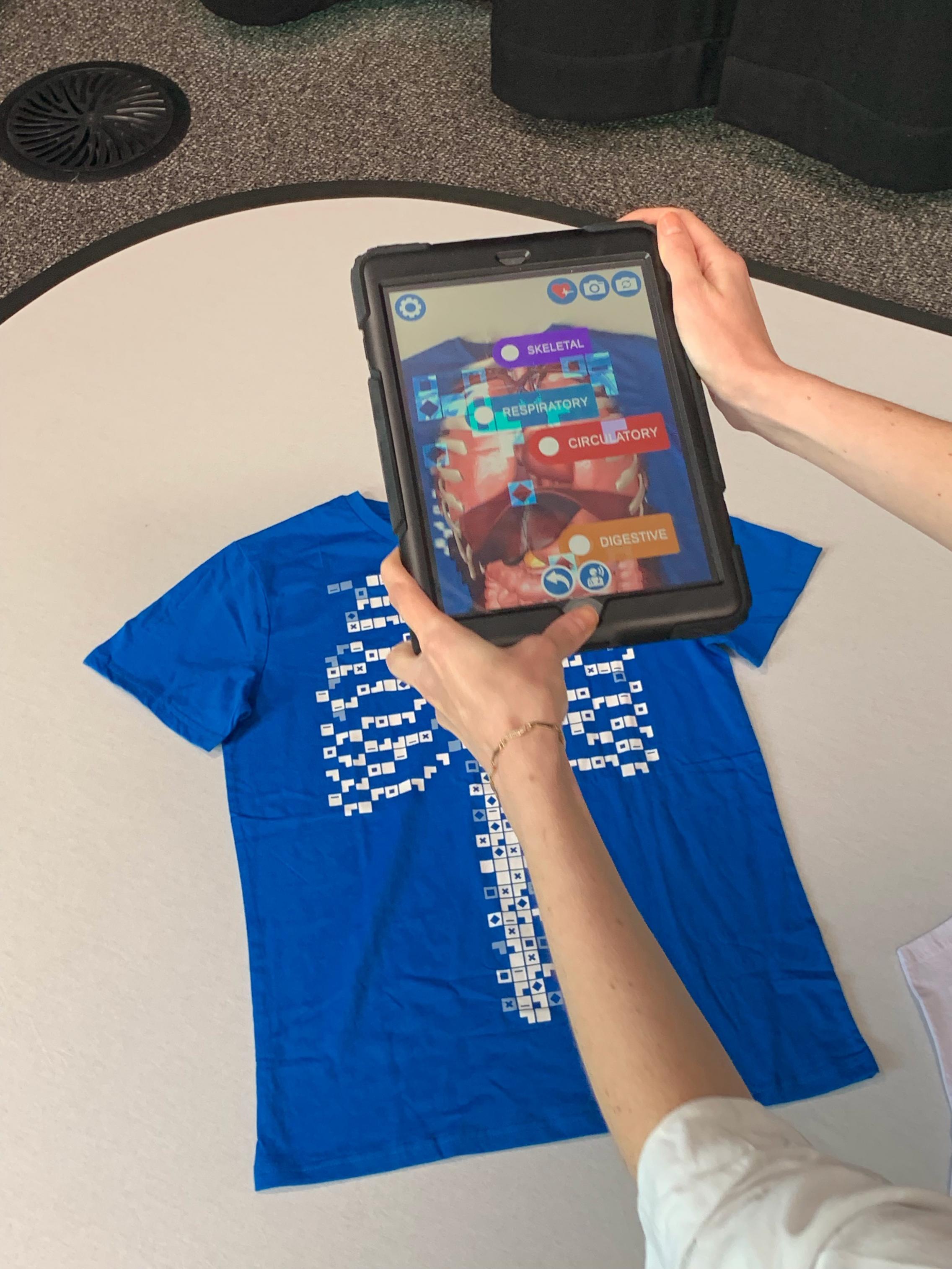 AR Virtuali tee